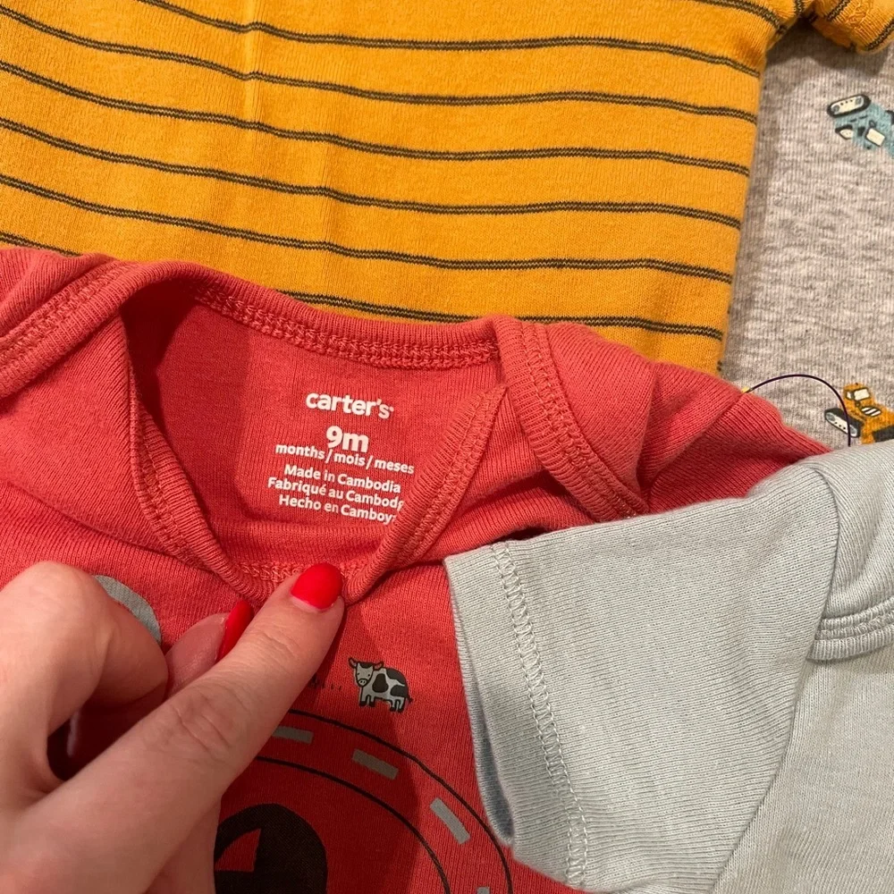 Carters 5 piece bundle of‎ bodysuits 9M - Picture 2 of 2